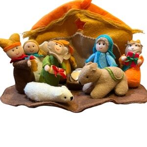 Packable Colorful Felt Nativity Set/Crèche